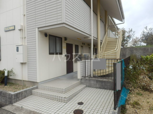 23/30 エントランス