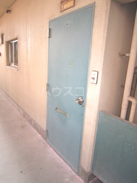 21/30 エントランス