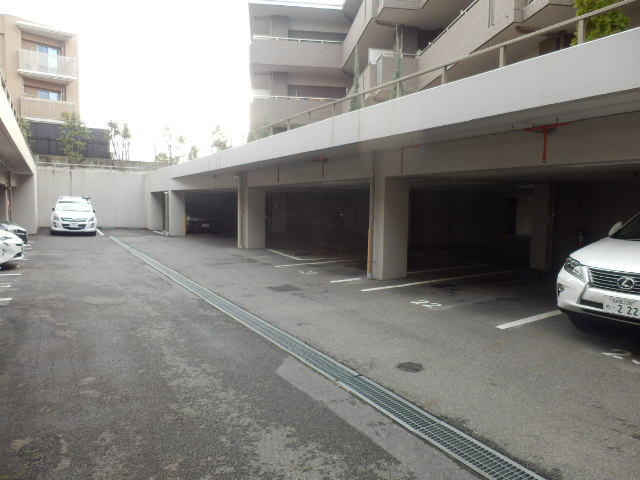 22/23 駐車場