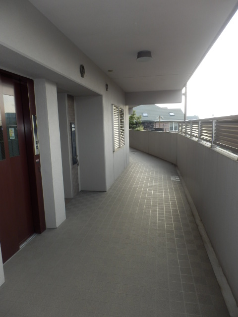 21/23 エントランス