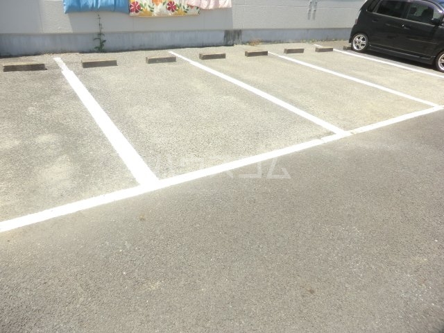 22/30 駐車場