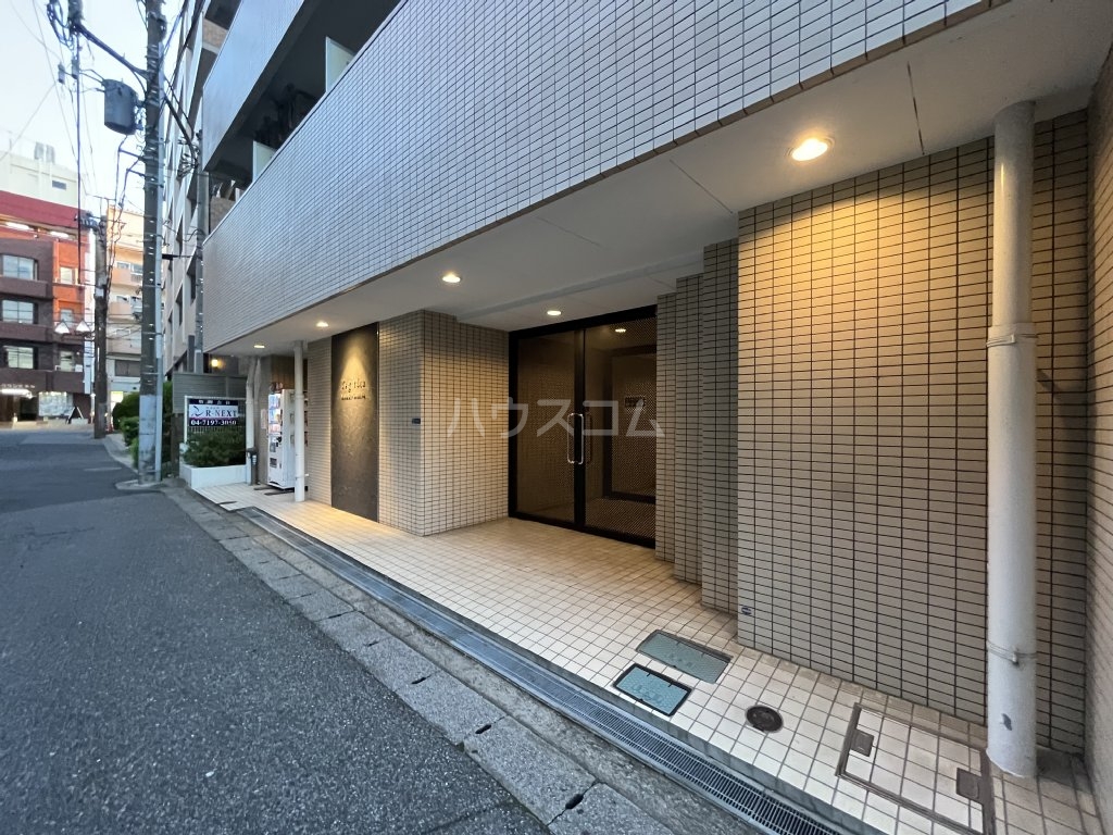 2/2 エントランス