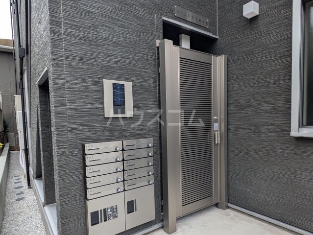 21/25 エントランス