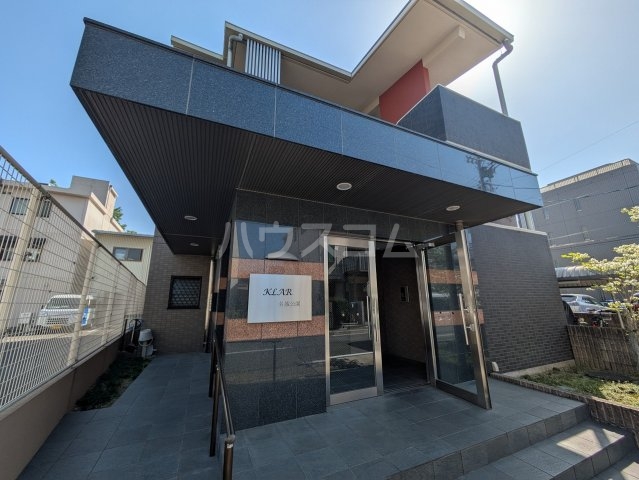 24/27 エントランス