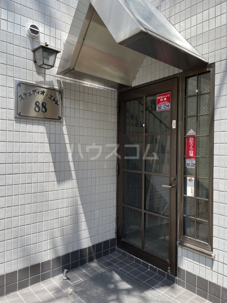 17/27 エントランス