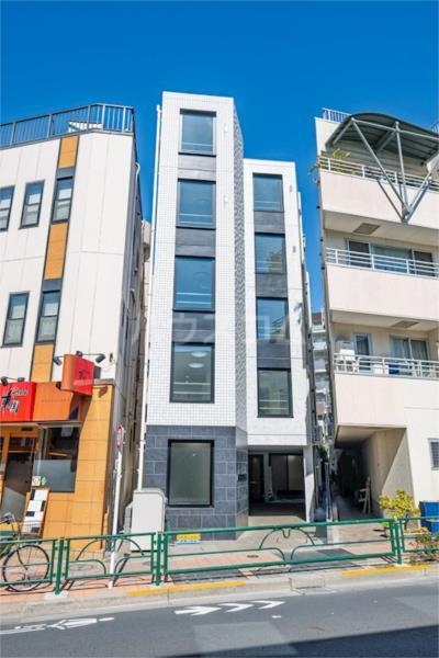 13/23 エントランス