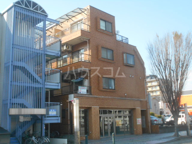 2/4 エントランス