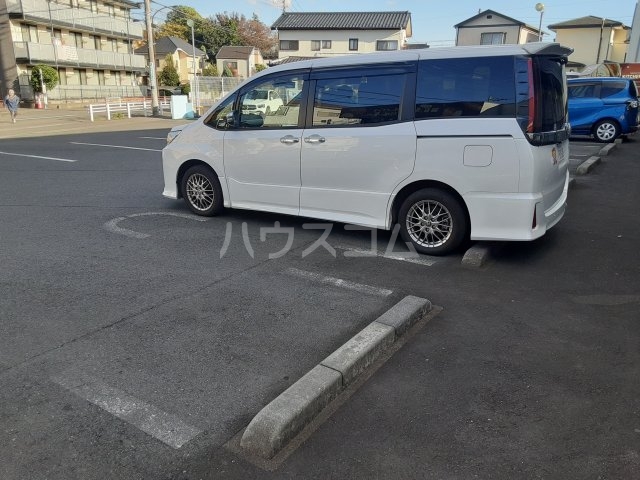 28/30 駐車場