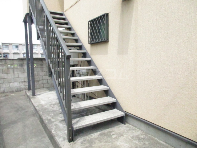 23/26 エントランス