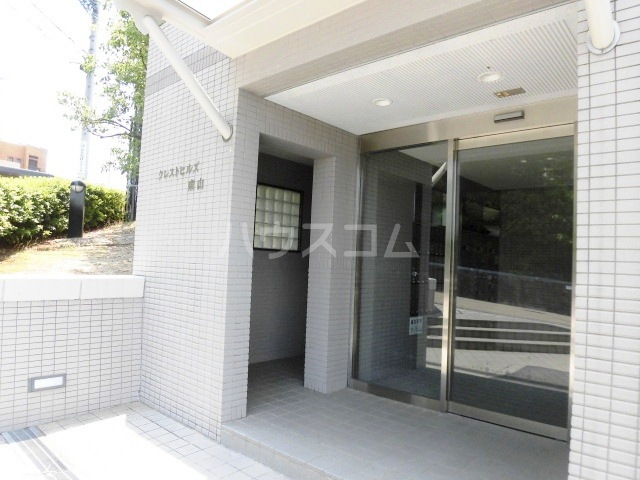 24/30 エントランス