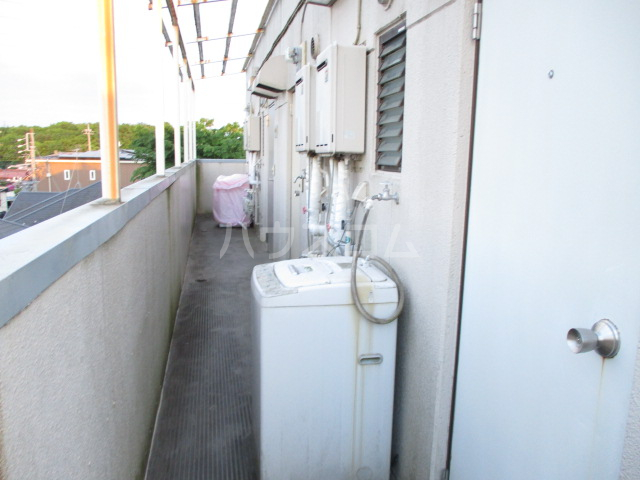 22/24 エントランス