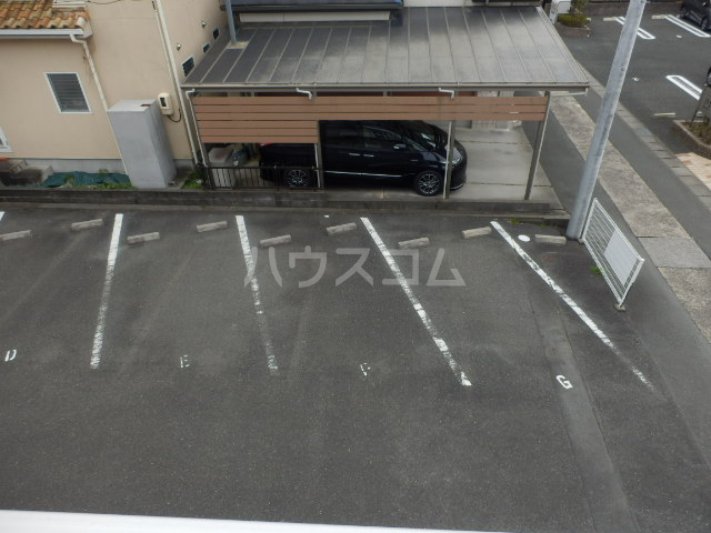 16/20 駐車場