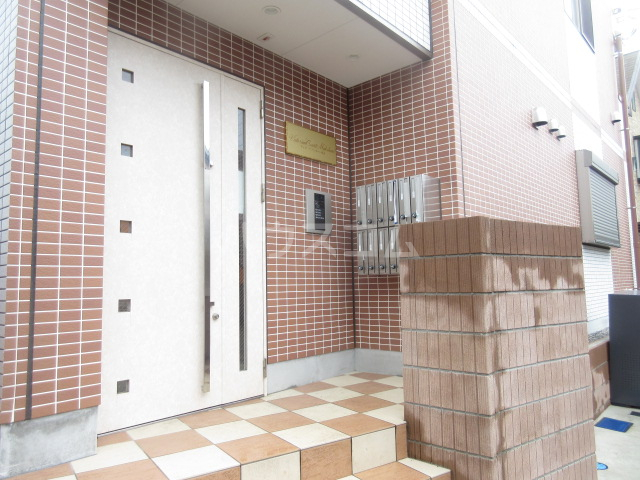 20/30 エントランス