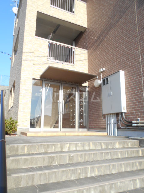 17/23 エントランス