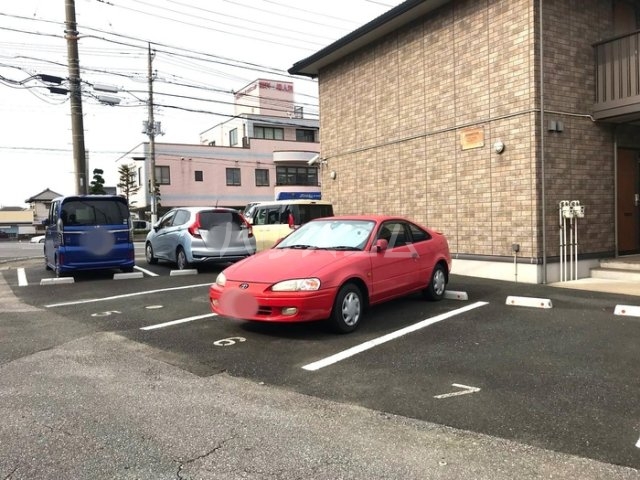 24/25 駐車場