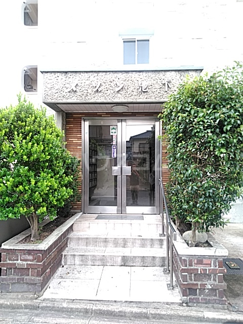 28/30 エントランス