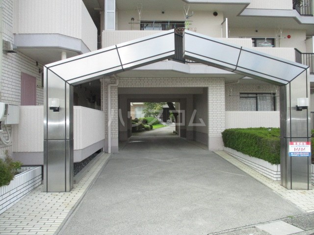 25/30 エントランス