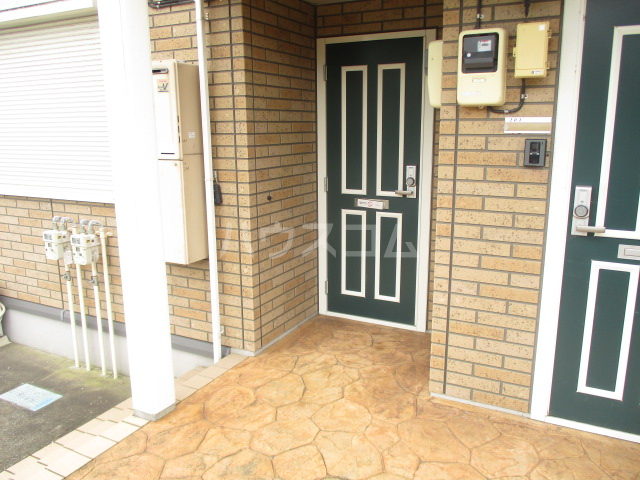 27/30 エントランス