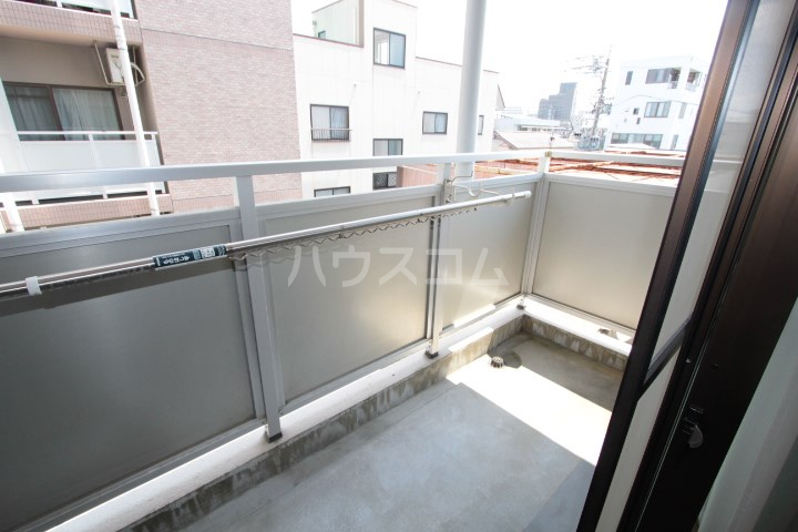 13/18 バルコニー
