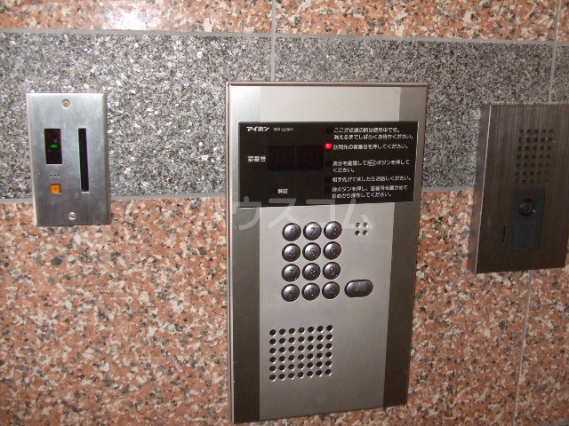 15/18 エントランス