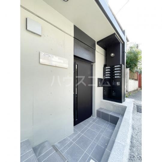 19/23 エントランス