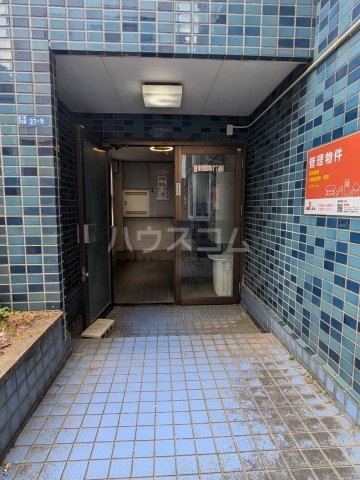 16/20 エントランス