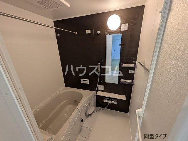 13/30 浴室