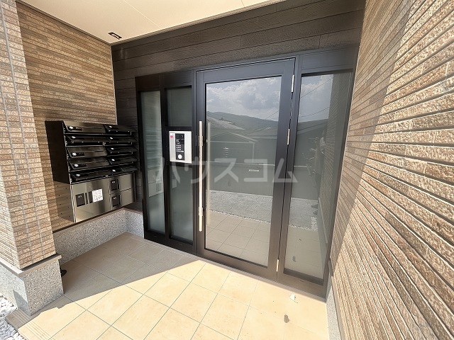 2/4 エントランス