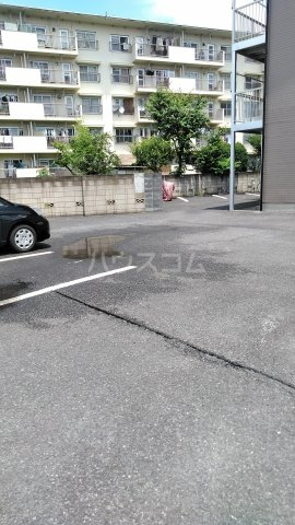 20/29 駐車場