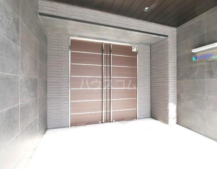 16/25 エントランス