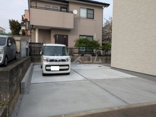 28/30 駐車場