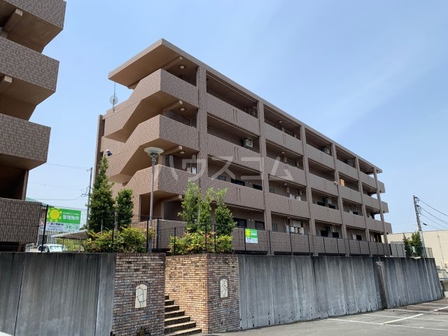 24/30 エントランス