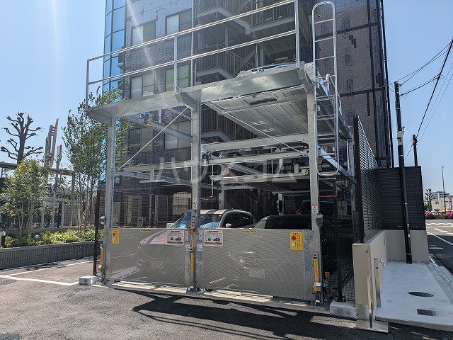 27/30 駐車場