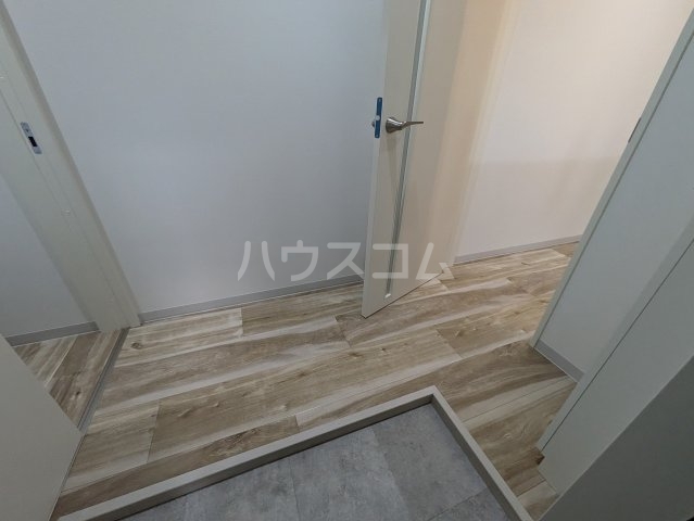 16/30 玄関