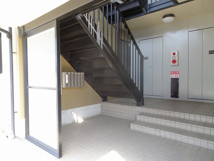 16/20 エントランス