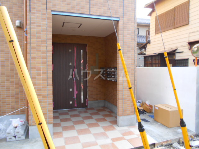 24/30 エントランス