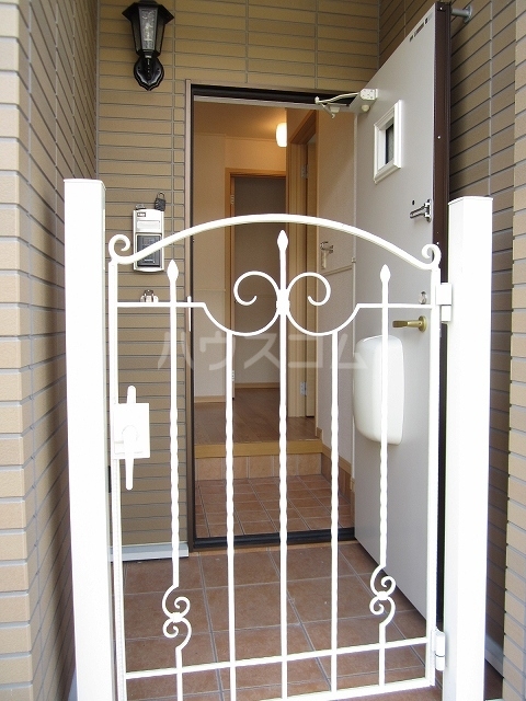 20/26 エントランス