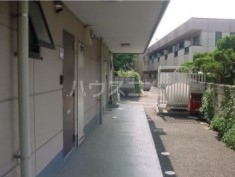 13/18 エントランス