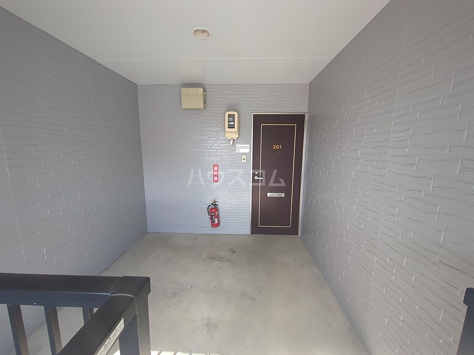 21/29 エントランス