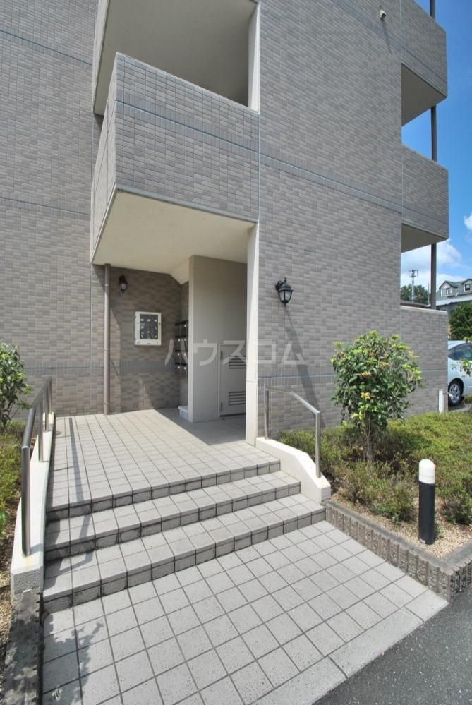 15/17 エントランス