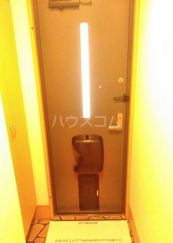 13/25 玄関