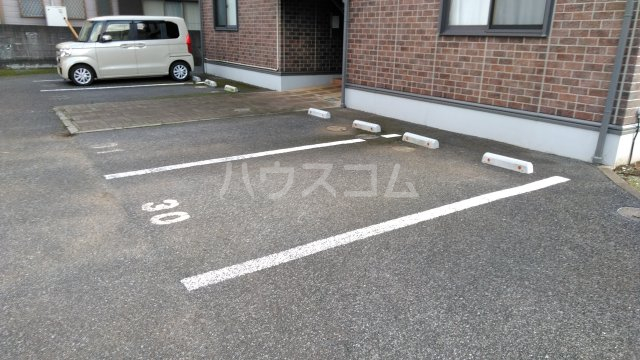 17/18 駐車場