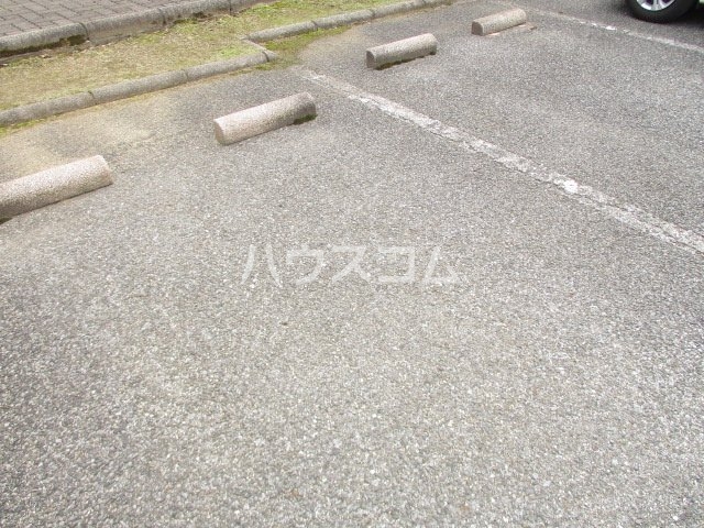 28/30 駐車場