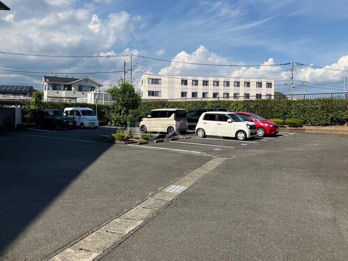 16/23 駐車場