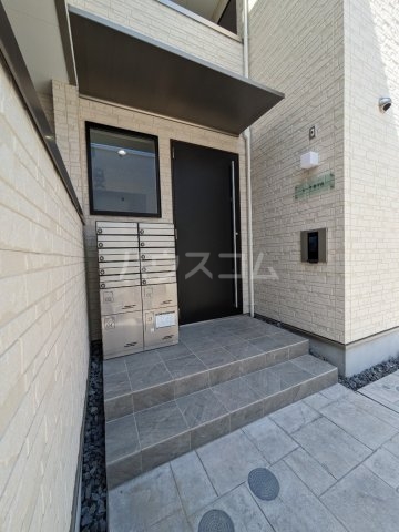 28/30 エントランス