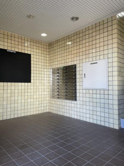 28/30 エントランス