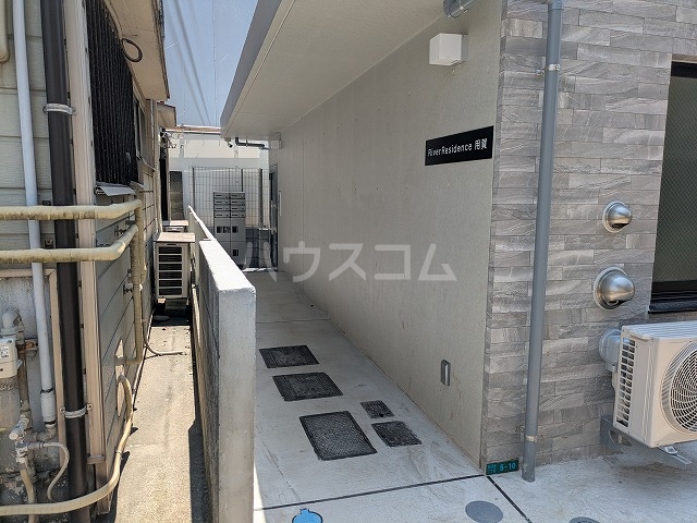 26/30 エントランス