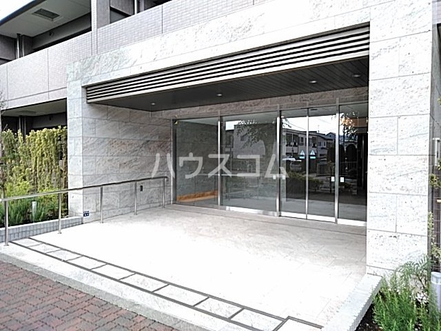 20/29 エントランス