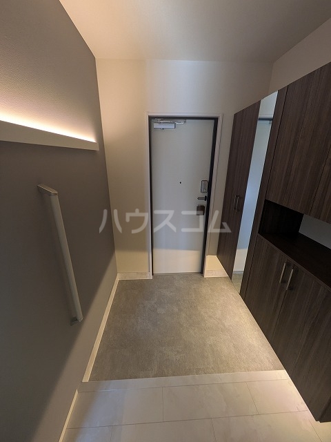 16/30 玄関