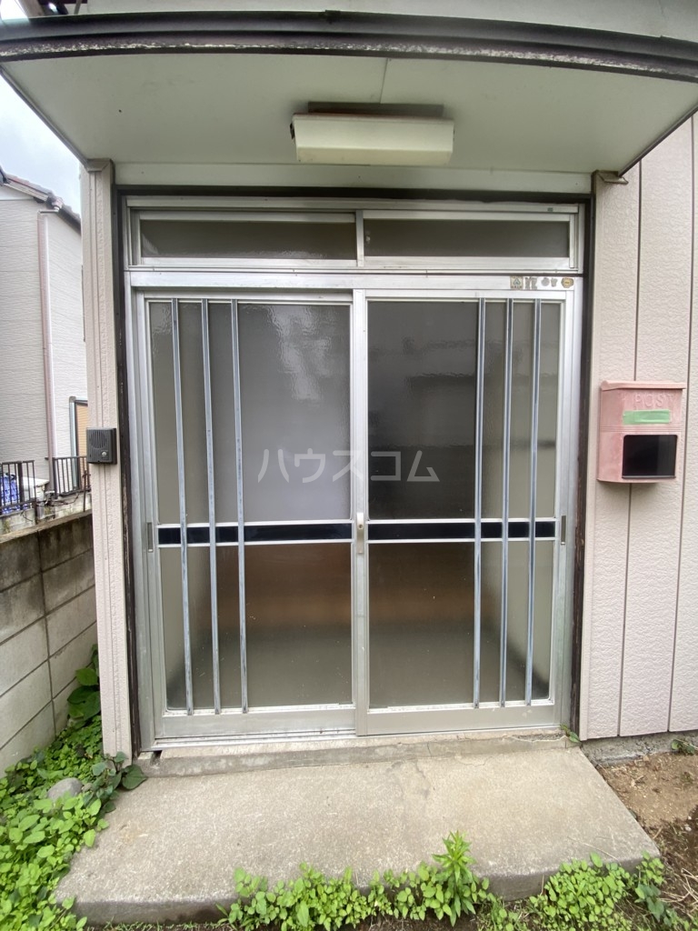 28/30 エントランス